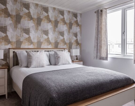 ROY PHOTOGRAPHY Low res 180